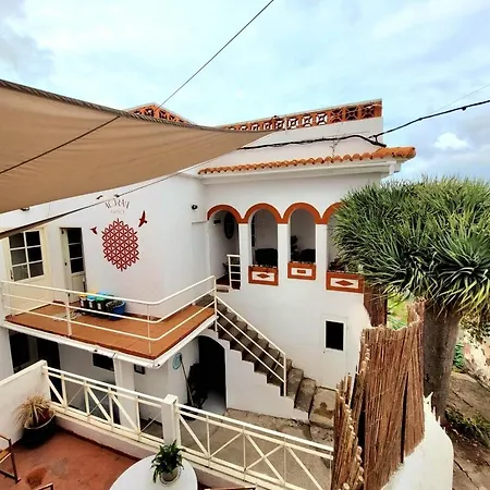 Гостевой дом Acoran Family Guests House With Included Morning Yoga Practice