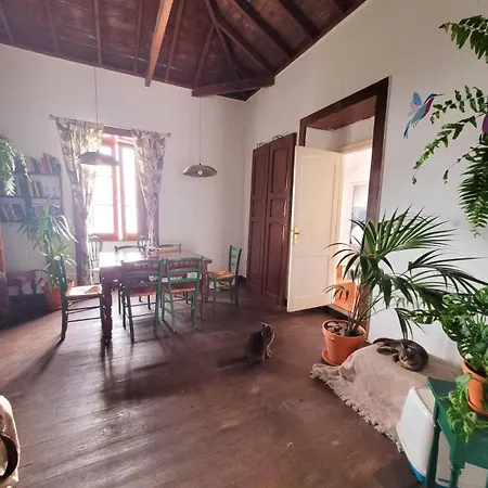 Acoran Family Guests House With Included Morning Yoga Practice Фиргас