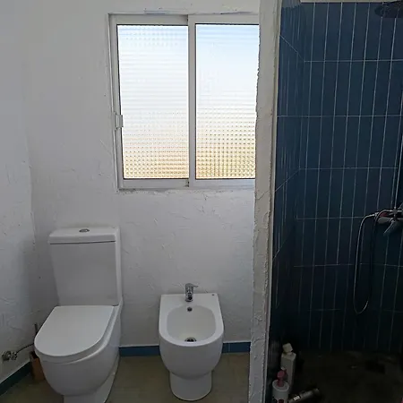 Acoran Family Guests House With Included Morning Yoga Practice *