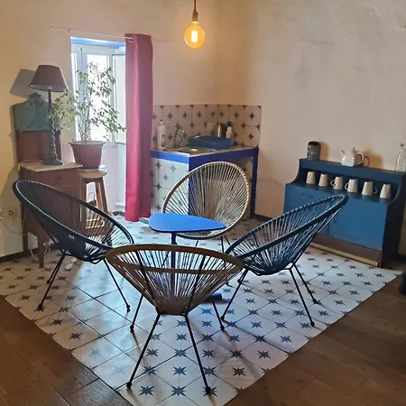 Acoran Family Guests House With Included Morning Yoga Practice